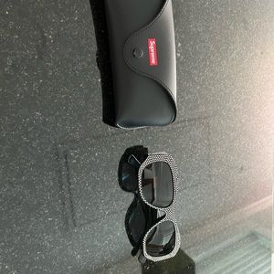 Supreme Club Crystal Sunglasses 2022 SS Collection